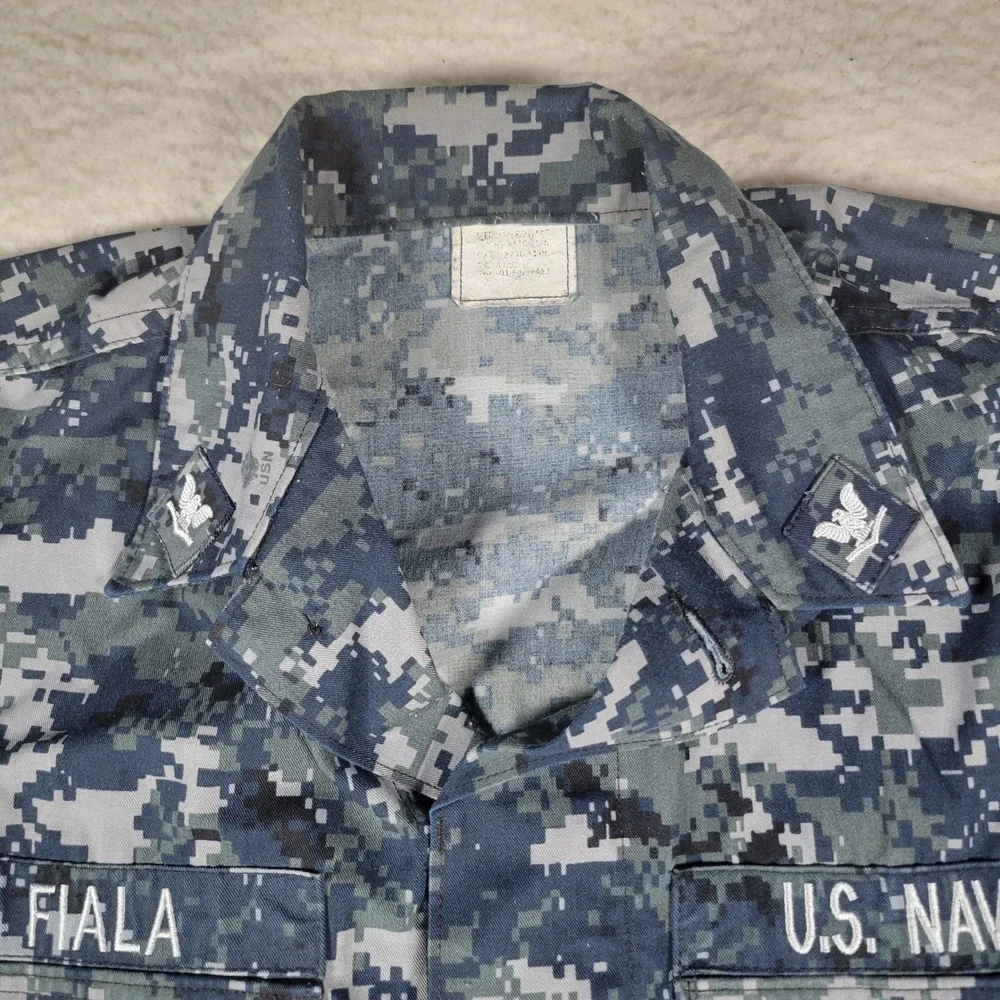 US Navy NWU Type I Mens Small Regular Blue Digital Camo Utility‎ Blouse Jacket
